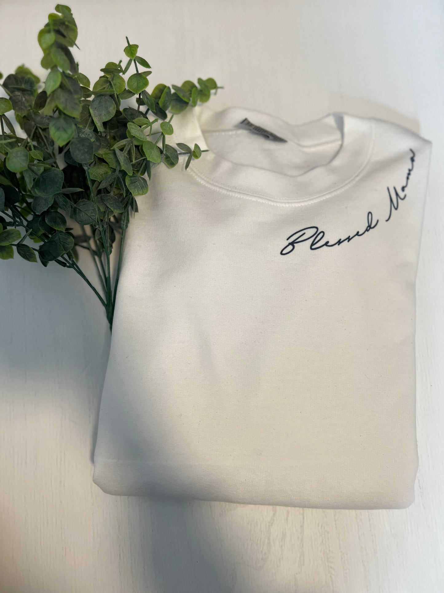 Blessed mama - cursive neckline